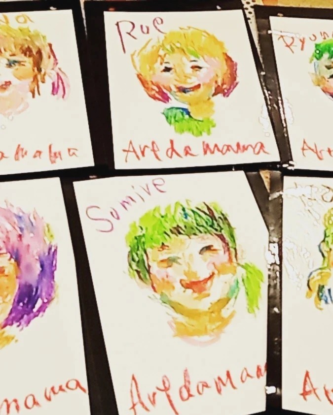 クレヨンの似顔絵